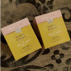 LOT of 2 Busy Co 15 Glow Hydrating Hand Wipes